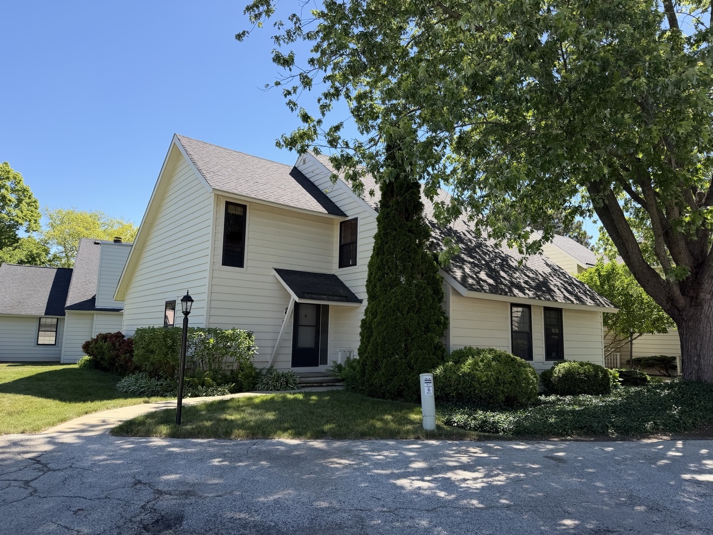 Homes for sale in Gurnee, IL | 661 Mitchell Ct #661, Gurnee, IL 60031 | MLS# 12663669