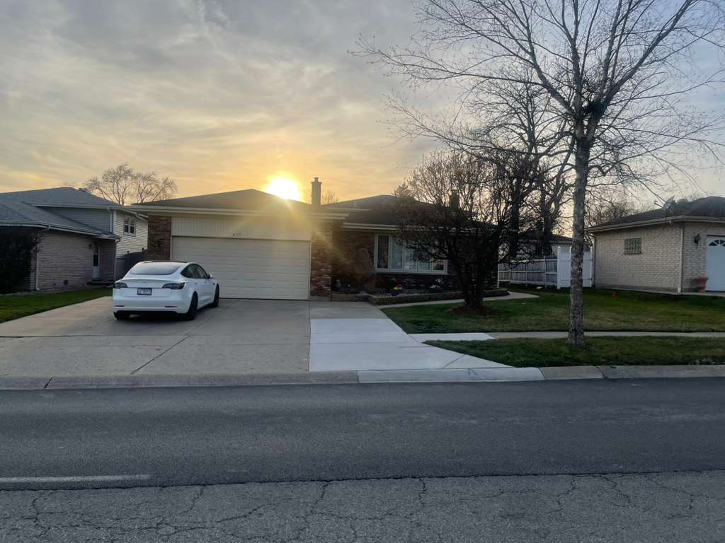 Homes for sale in Elk Grove Village, IL | 852 Tonne Rd, Elk Grove Village, IL 60007 | MLS# 12663837