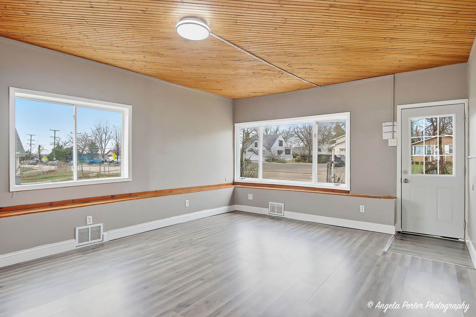 Homes for sale in Round Lake Park, IL | 320 E Washington St, Round Lake Park, IL 60073 | MLS# 12663847