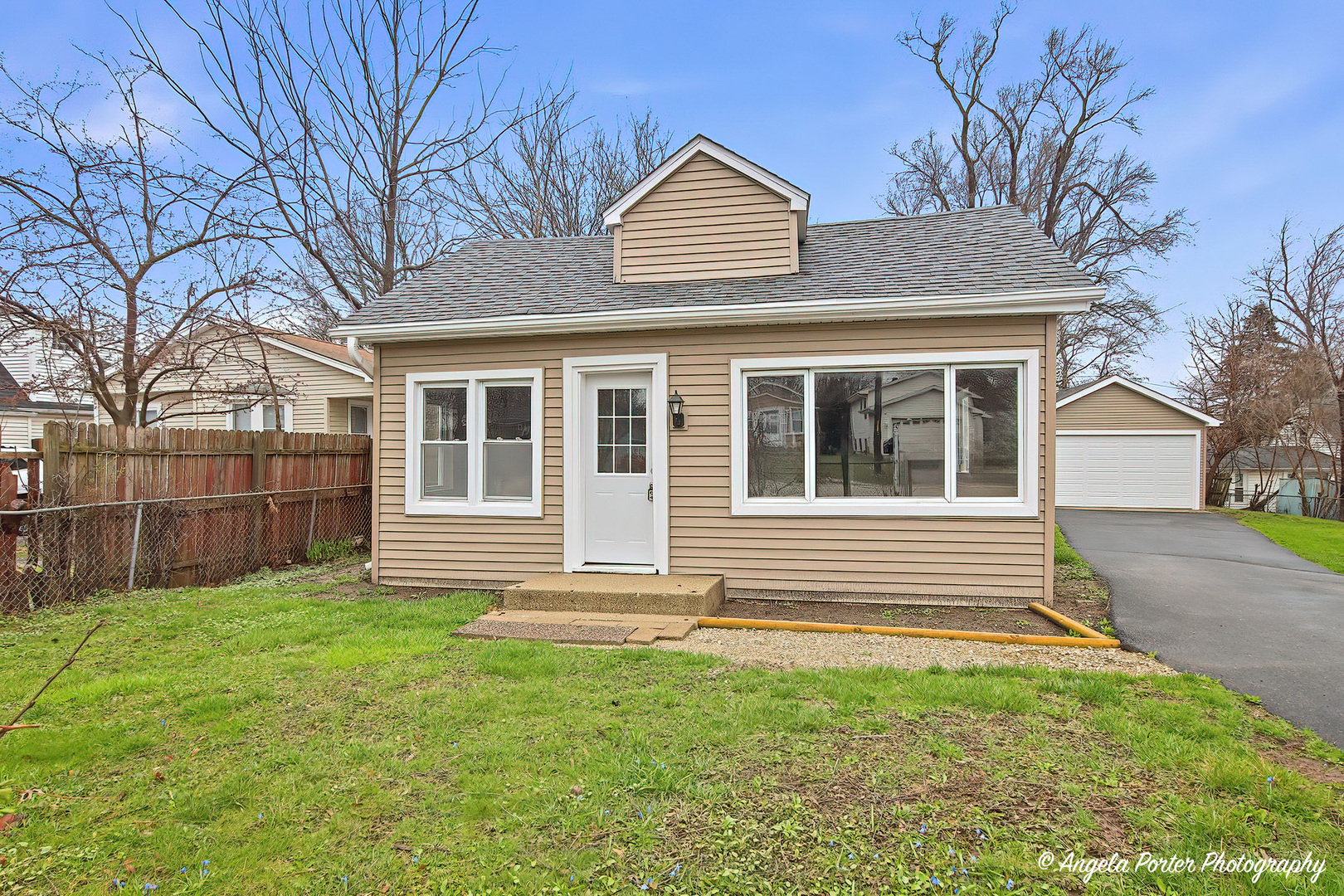 Homes for sale in Round Lake Park, IL | 320 E Washington St, Round Lake Park, IL 60073 | MLS# 12663847
