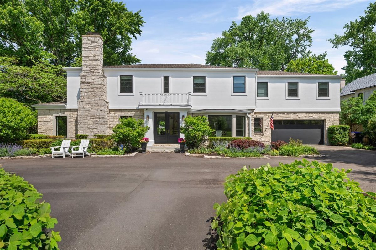 Homes for sale in Glencoe, IL | 911 Oak Dr, Glencoe, IL 60022 | MLS# 12663887