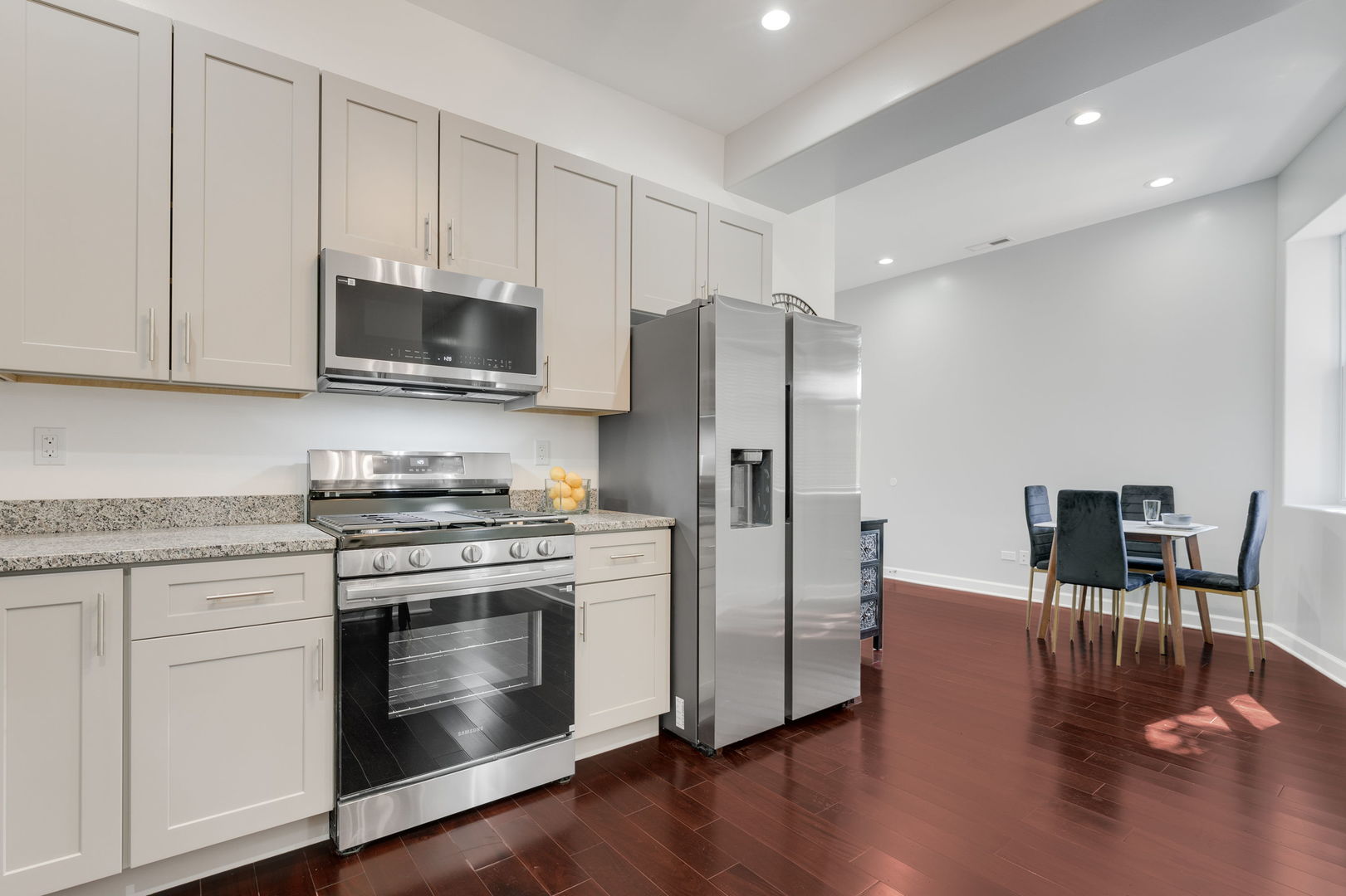 3rd image of 140 W 66th St, Chicago, IL 60621
