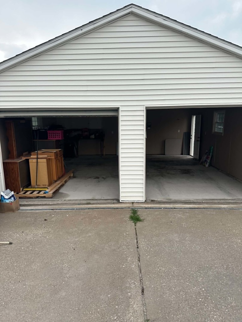 Homes for sale in Andalusia, IL | 206 6Th Ave E, Andalusia, IL 61232 | MLS# 12663905