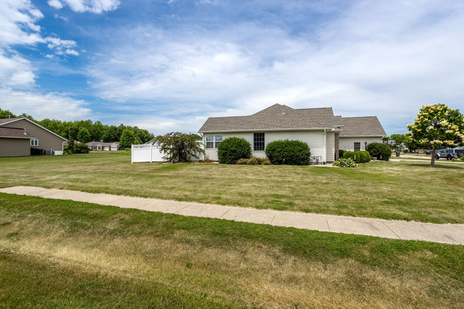 Homes for sale in Geneseo, IL | 155 Dragonfly Cir, Geneseo, IL 61254 | MLS# 12663941