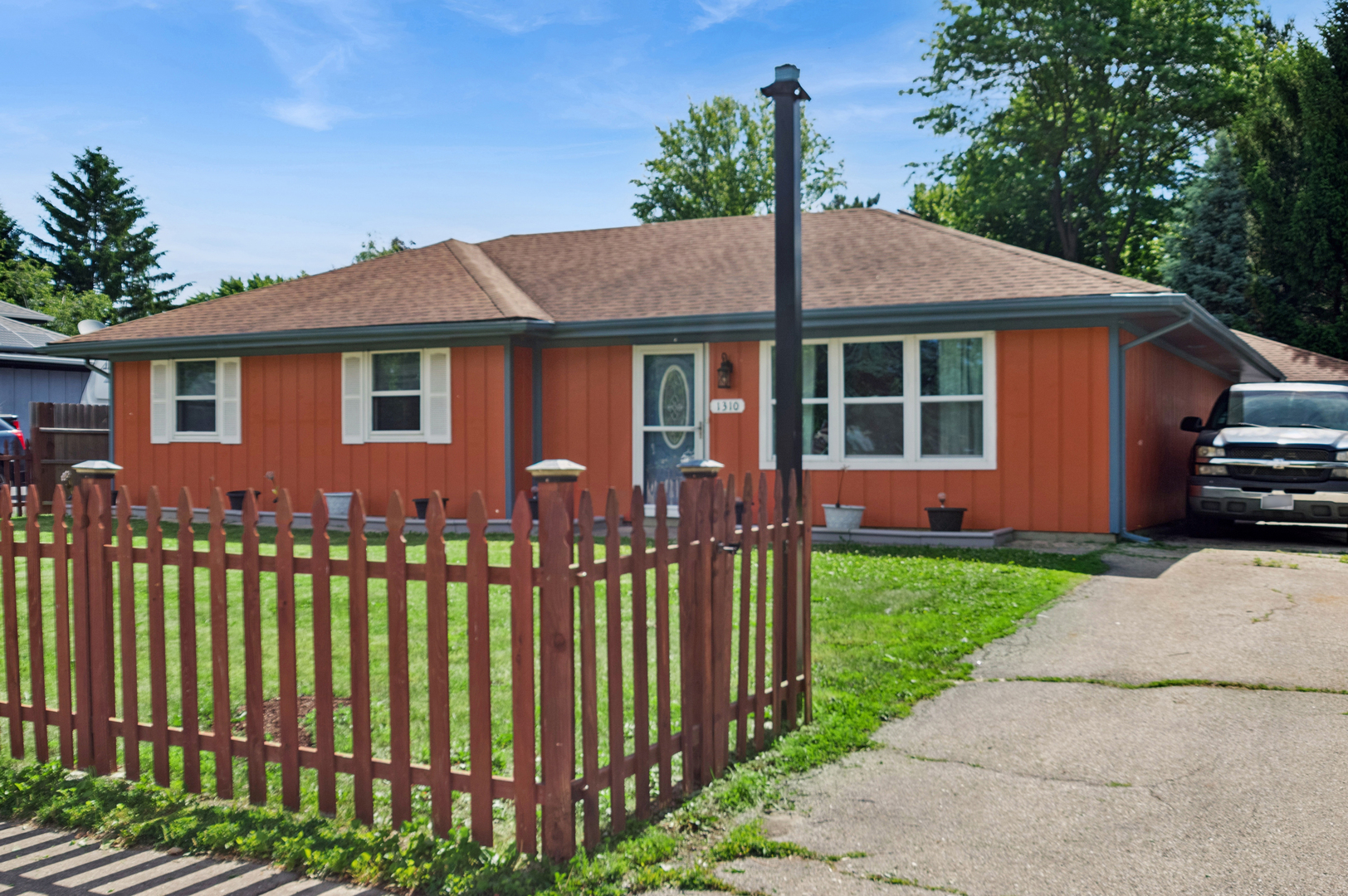 Homes for sale in Joliet, IL | 1310 Addleman St, Joliet, IL 60431 | MLS# 12663979