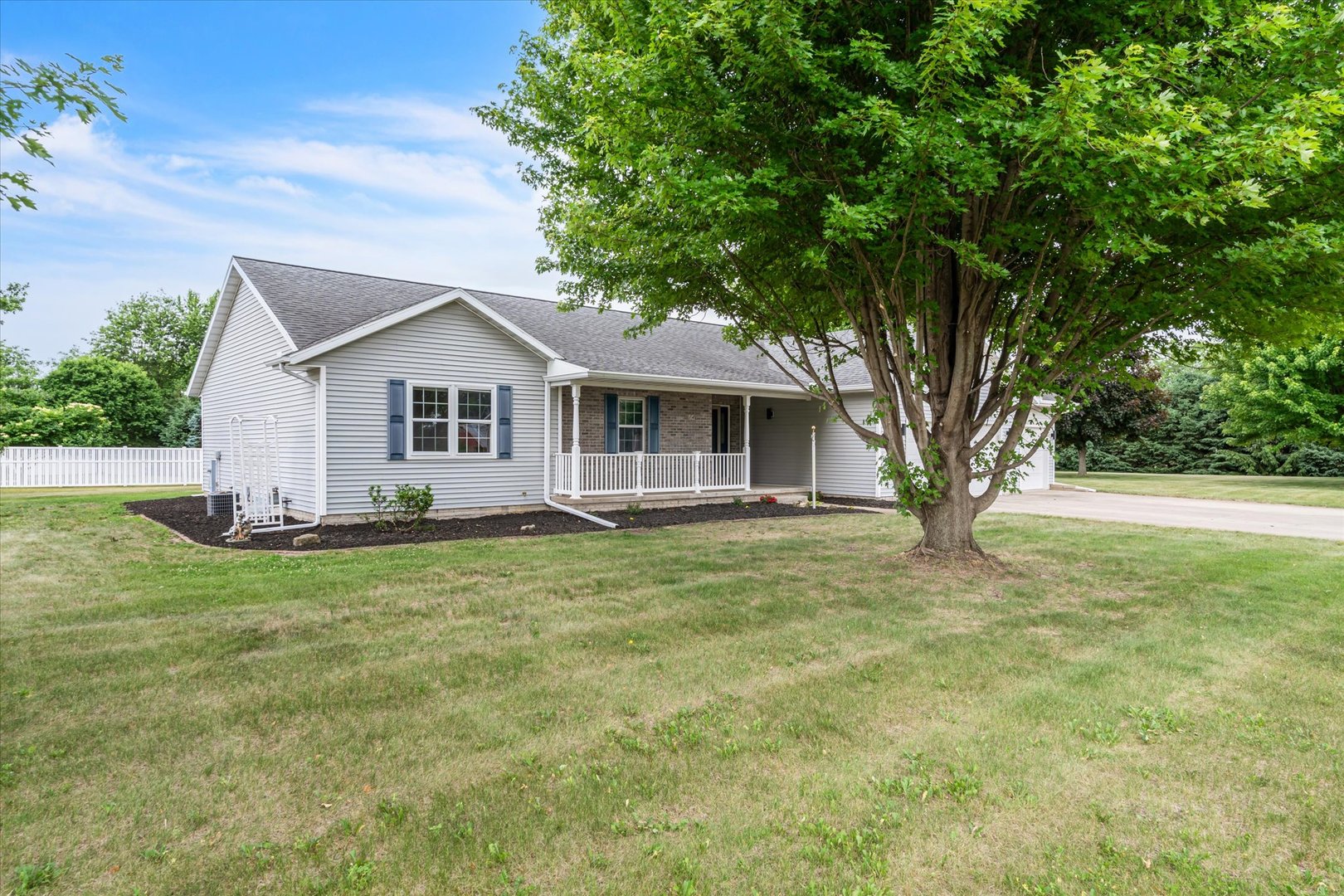 Homes for sale in Geneseo, IL | 14 Quail Hollow Est, Geneseo, IL 61254 | MLS# 12664028