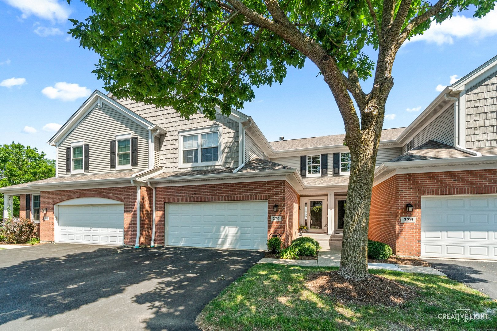 2nd image of 374 Wolcott Ln, Batavia, IL 60510 | MLS# 12664196