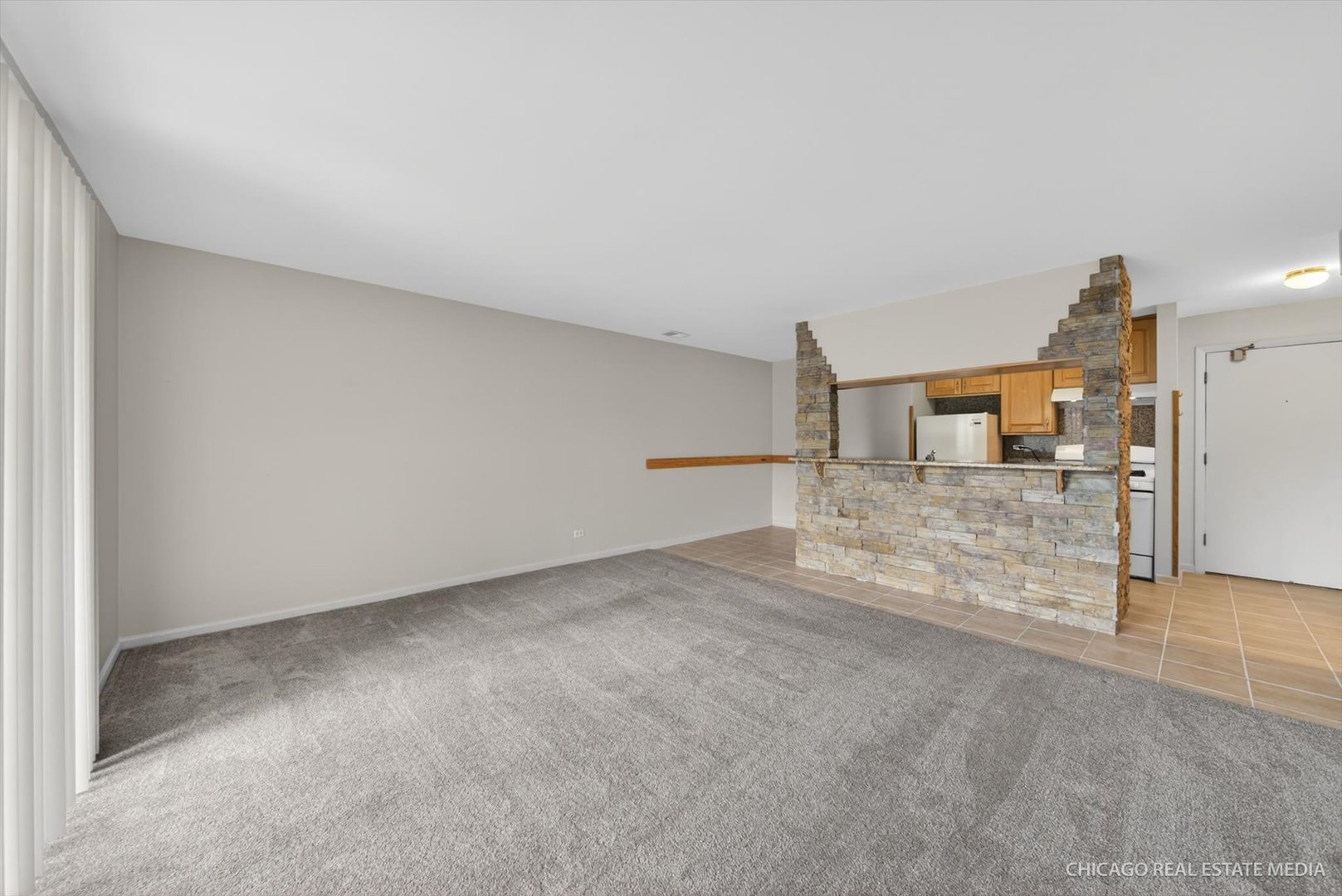 Homes for sale in Buffalo Grove, IL | 4 Oak Creek Dr, Buffalo Grove, IL 60089
