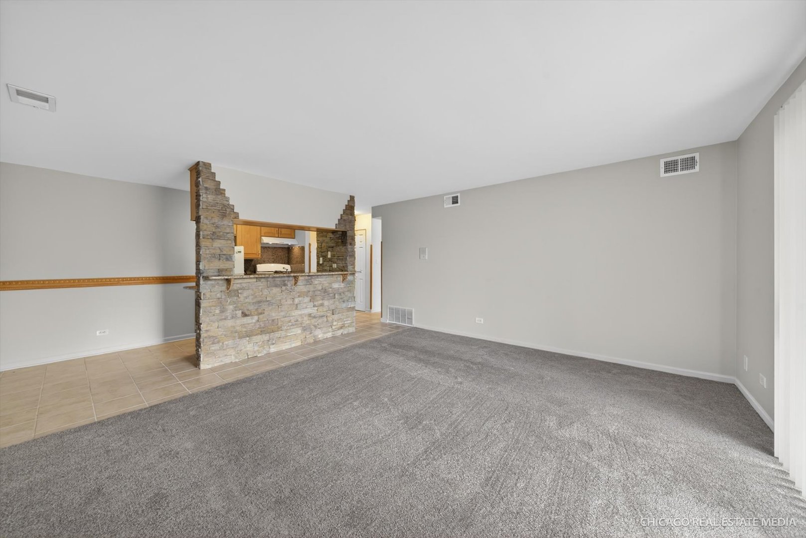 Homes for sale in Buffalo Grove, IL | 4 Oak Creek Dr, Buffalo Grove, IL 60089