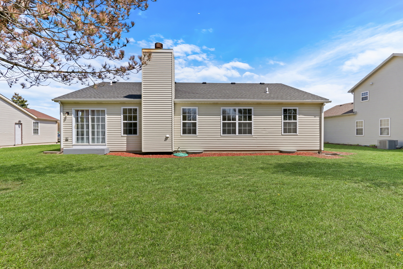Homes for sale in Beach Park, IL | 38312 Imperial Ln, Beach Park, IL 60087 | MLS# 12664359