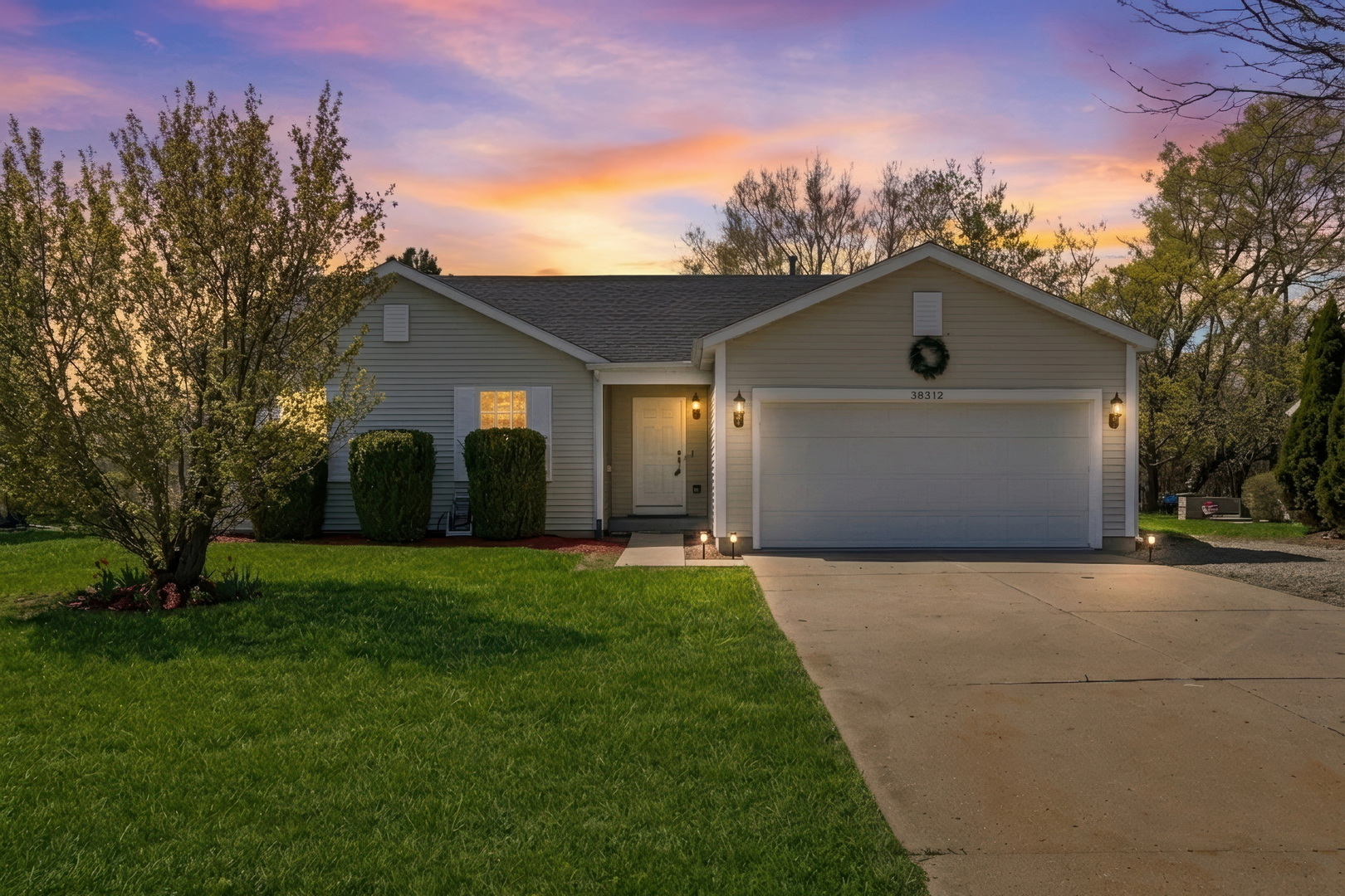 Homes for sale in Beach Park, IL | 38312 Imperial Ln, Beach Park, IL 60087 | MLS# 12664359