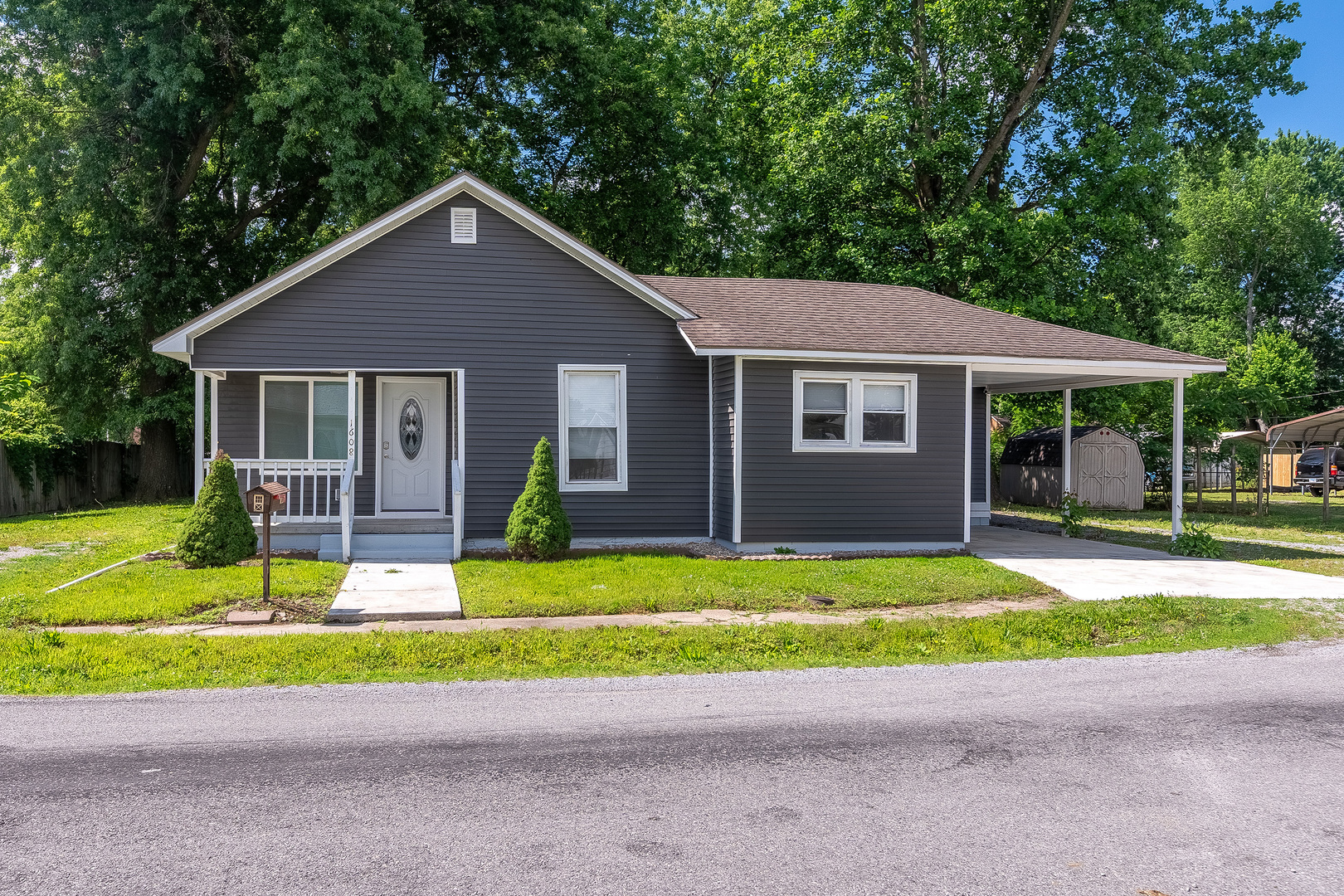 Homes for sale in Herrin, IL | 1608 W Adams St, Herrin, IL 62948 | MLS# 12664362