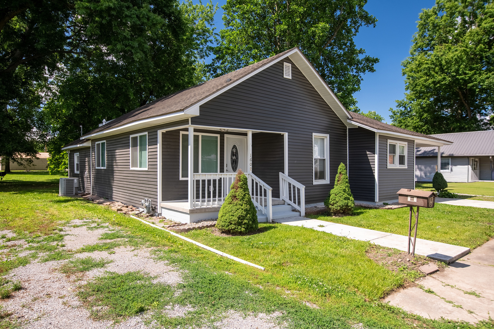 Homes for sale in Herrin, IL | 1608 W Adams St, Herrin, IL 62948 | MLS# 12664362