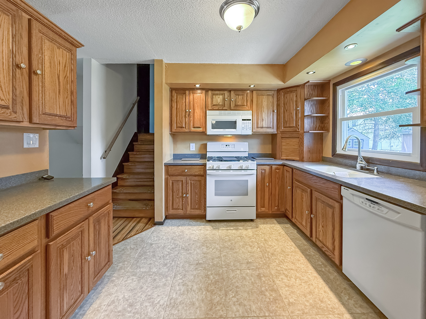 Homes for sale in Rantoul, IL | 1025 Ruth Crane Dr, Rantoul, IL 61866 | MLS# 12664438