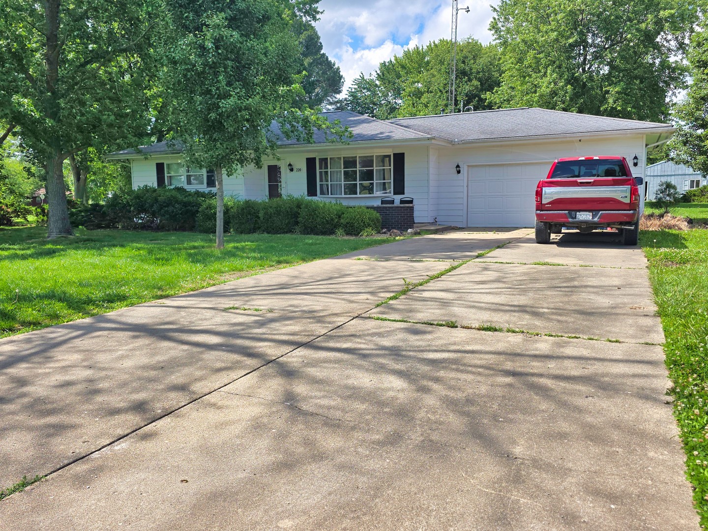 Homes for sale in Noble, IL | 220 Oak St, Noble, IL 62868 | MLS# 12664445
