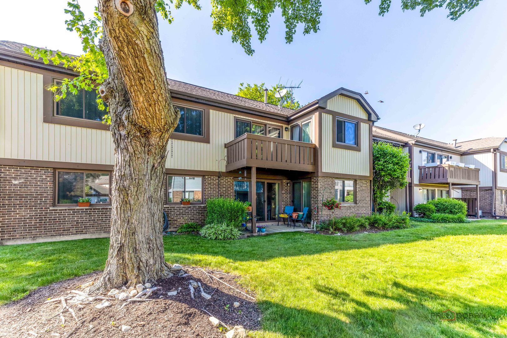Homes for sale in Schaumburg, IL | 369 Southbury Court, Schaumburg, IL 60193 | Houzeo