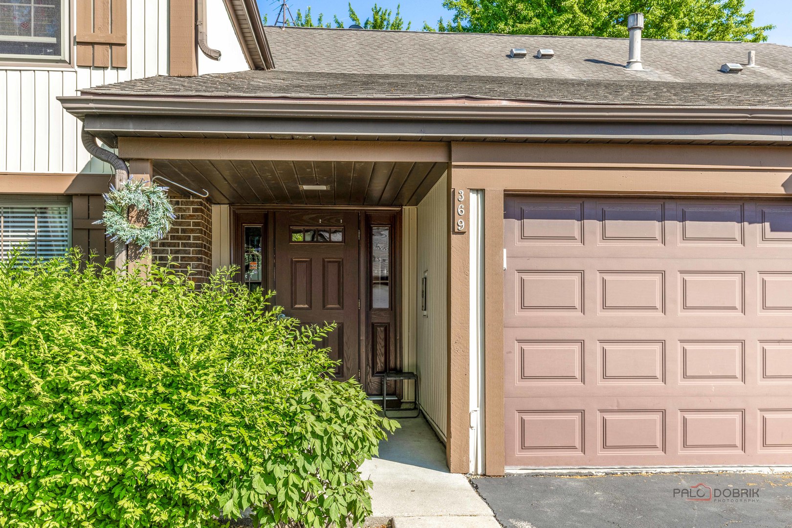 3rd image of 369 Southbury Ct, Schaumburg, IL 60193