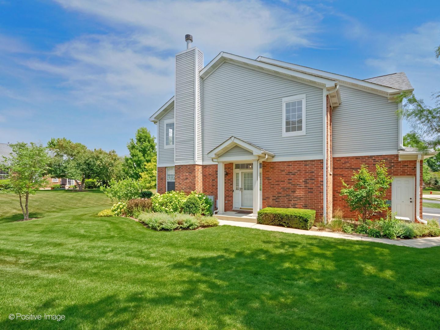 3rd image of 129 Chestnut Hills Cir #129, Burr Ridge, IL 60527 | MLS# 12664475