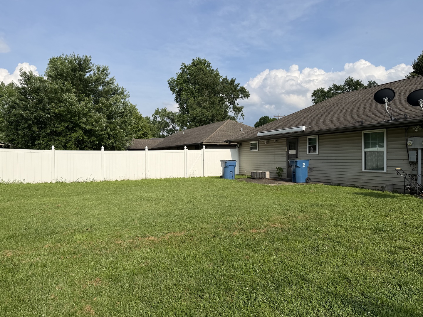 Homes for sale in Murphysboro, IL | 2112 Illinois Ave, Murphysboro, IL 62966 | MLS# 12664559