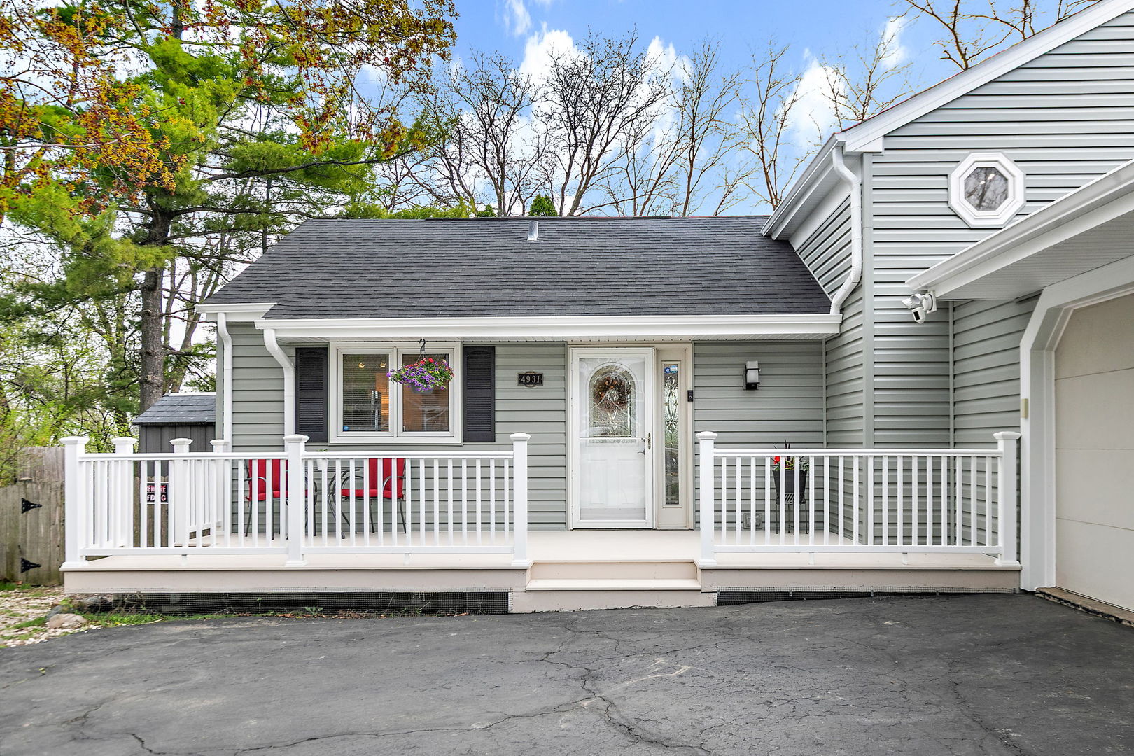 Homes for sale in Gurnee, IL | 4931 Carriage Dr, Gurnee, IL 60031 | MLS# 12664590