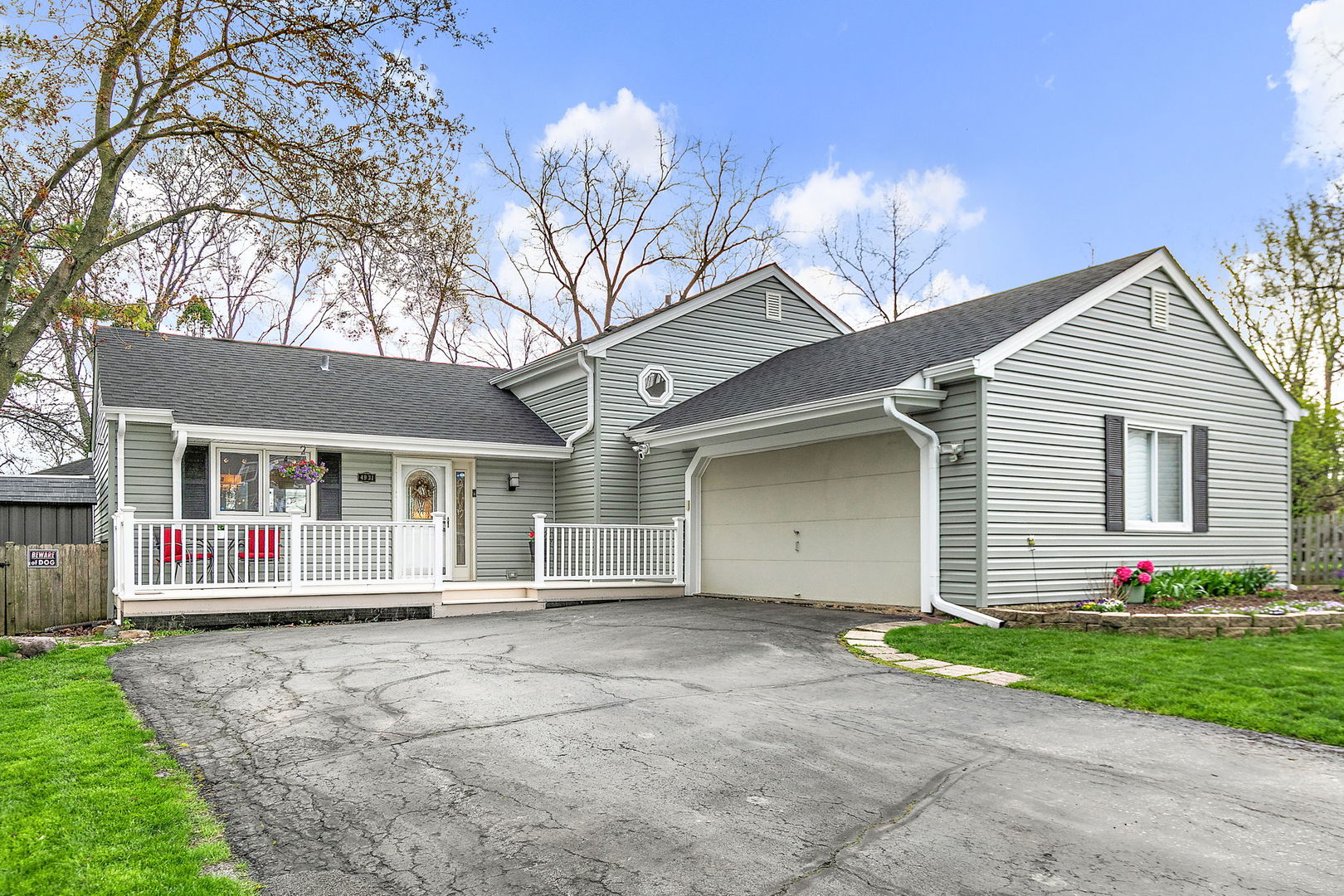Homes for sale in Gurnee, IL | 4931 Carriage Dr, Gurnee, IL 60031 | MLS# 12664590