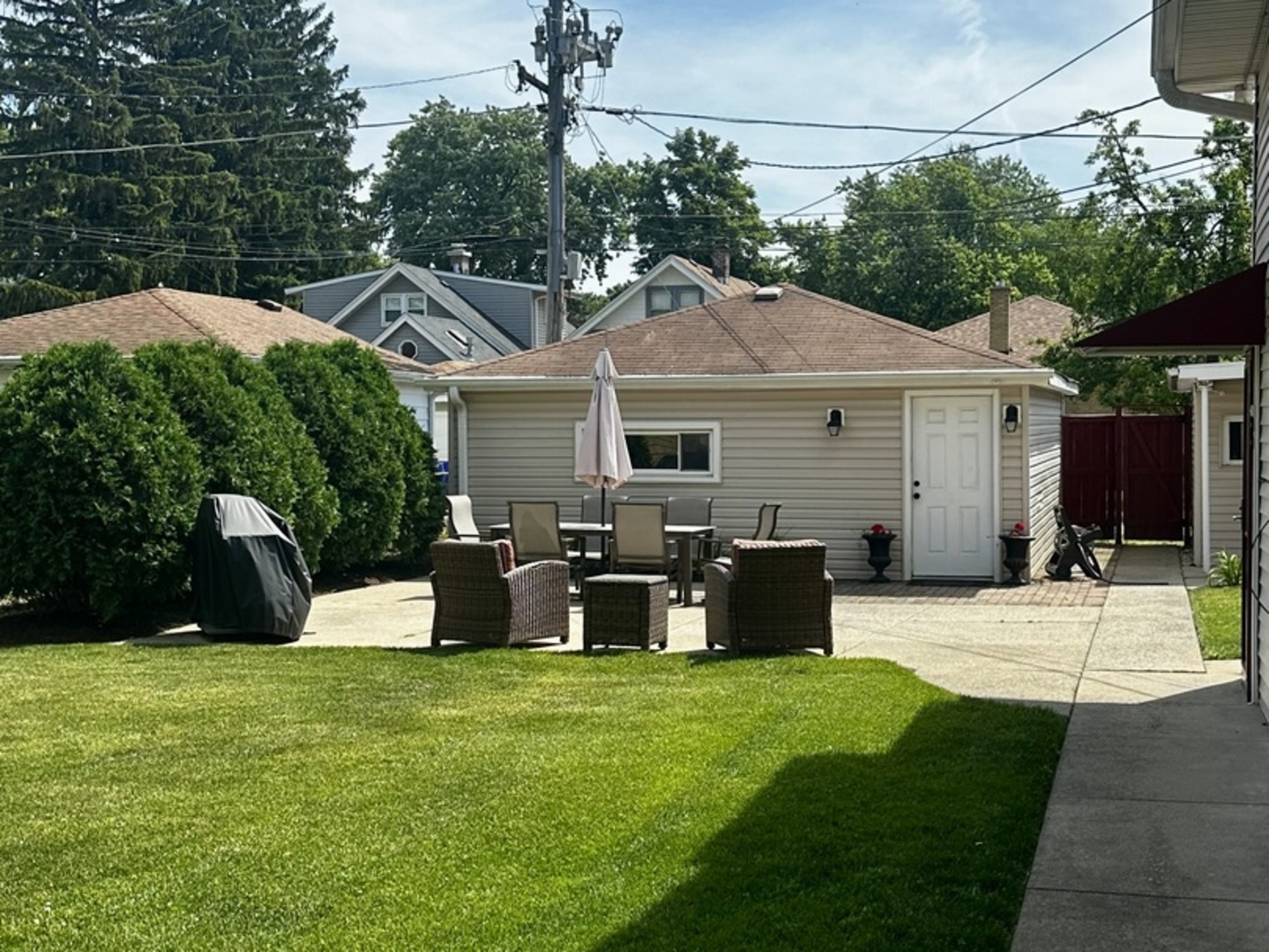 Homes for sale in Brookfield, IL | 3147 Sunnyside Ave, Brookfield, IL 60513 | MLS# 12664774