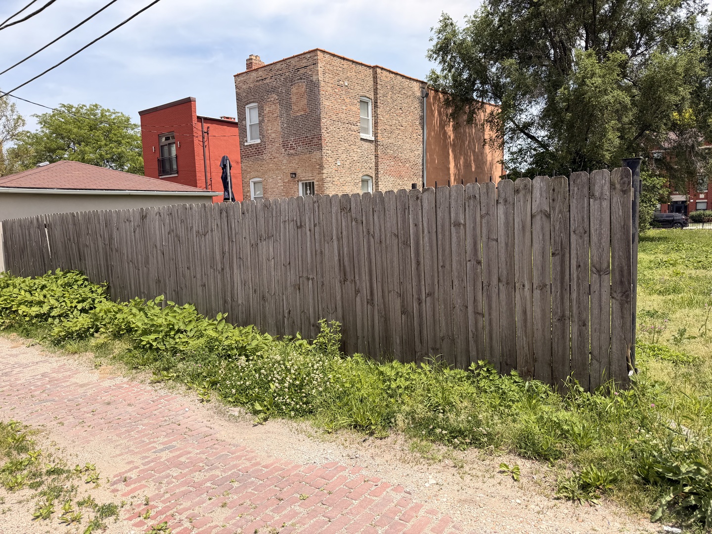 Homes for sale in Chicago, IL | 4240 S Saint Lawrence Ave, Chicago, IL 60653 | MLS# 12664835