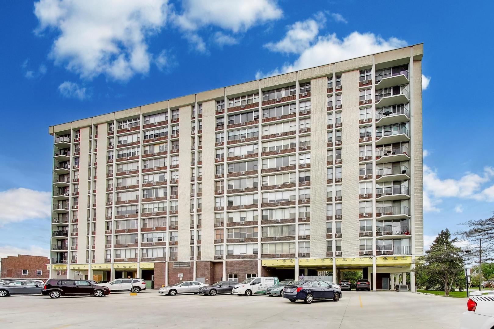 Homes for sale in Lombard, IL | 33 N Main St #5B, Lombard, IL 60148 | MLS# 12664855