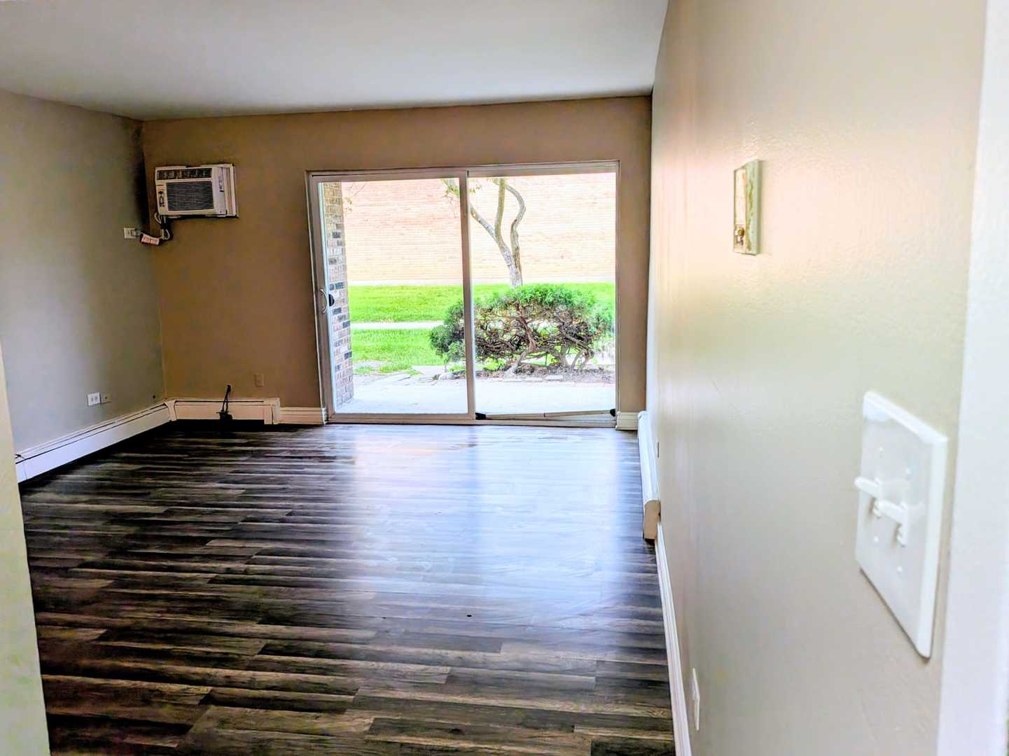 Homes for sale in Palatine, IL | 16B E Dundee Quarter St #102, Palatine, IL 60074 | MLS# 12664865