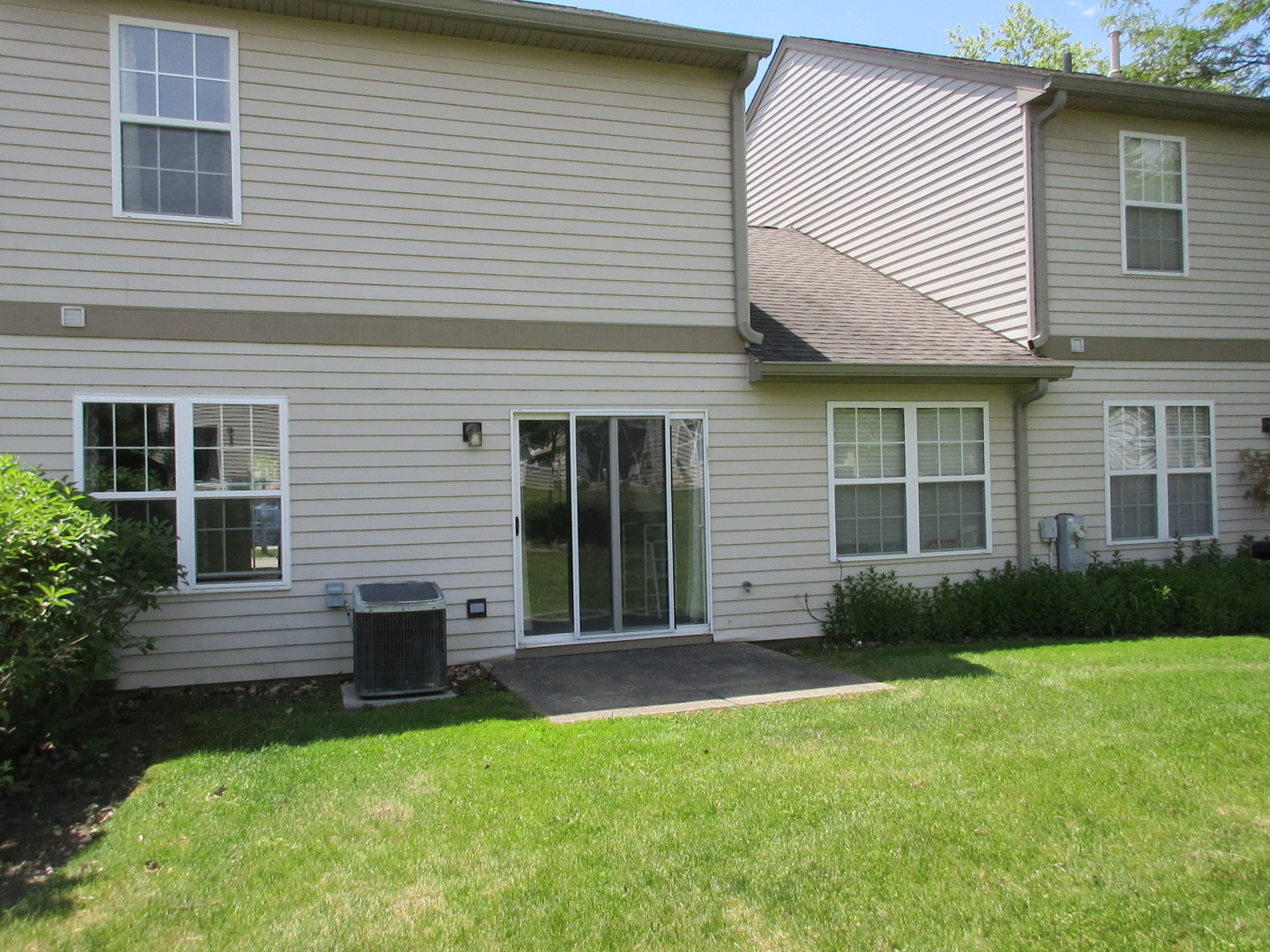 Homes for sale in Round Lake Beach, IL | 1225 N Village Dr, Round Lake Beach, IL 60073 | MLS# 12664872