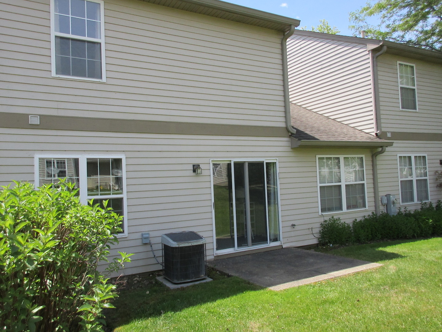 Homes for sale in Round Lake Beach, IL | 1225 N Village Dr, Round Lake Beach, IL 60073 | MLS# 12664872
