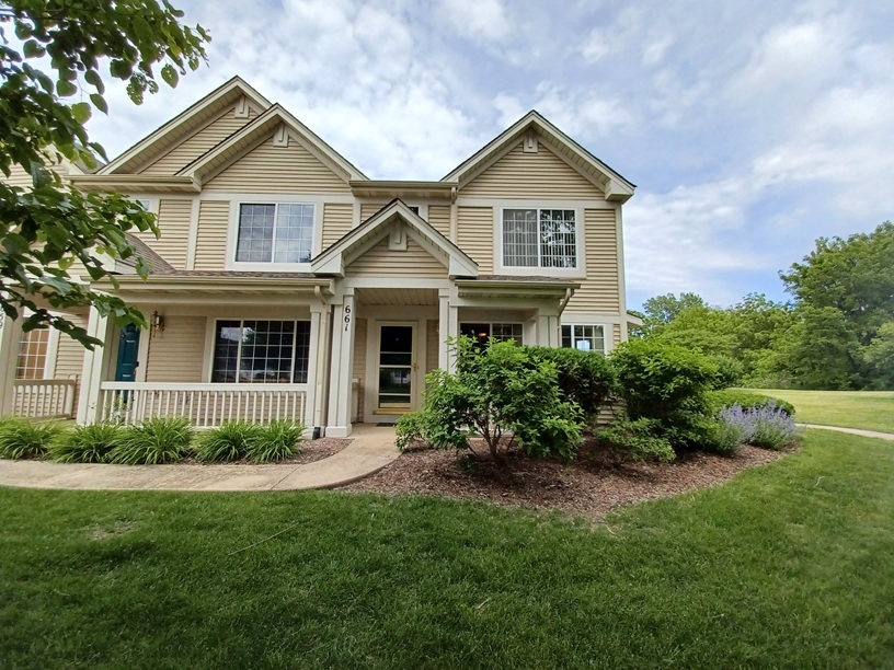 Homes for sale in Oswego, IL | 661 Lincoln Station Dr, Oswego, IL 60543 | MLS# 12664886