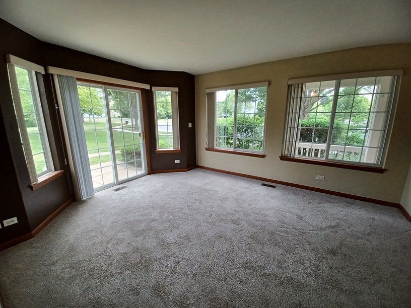 Homes for sale in Oswego, IL | 661 Lincoln Station Dr, Oswego, IL 60543 | MLS# 12664886