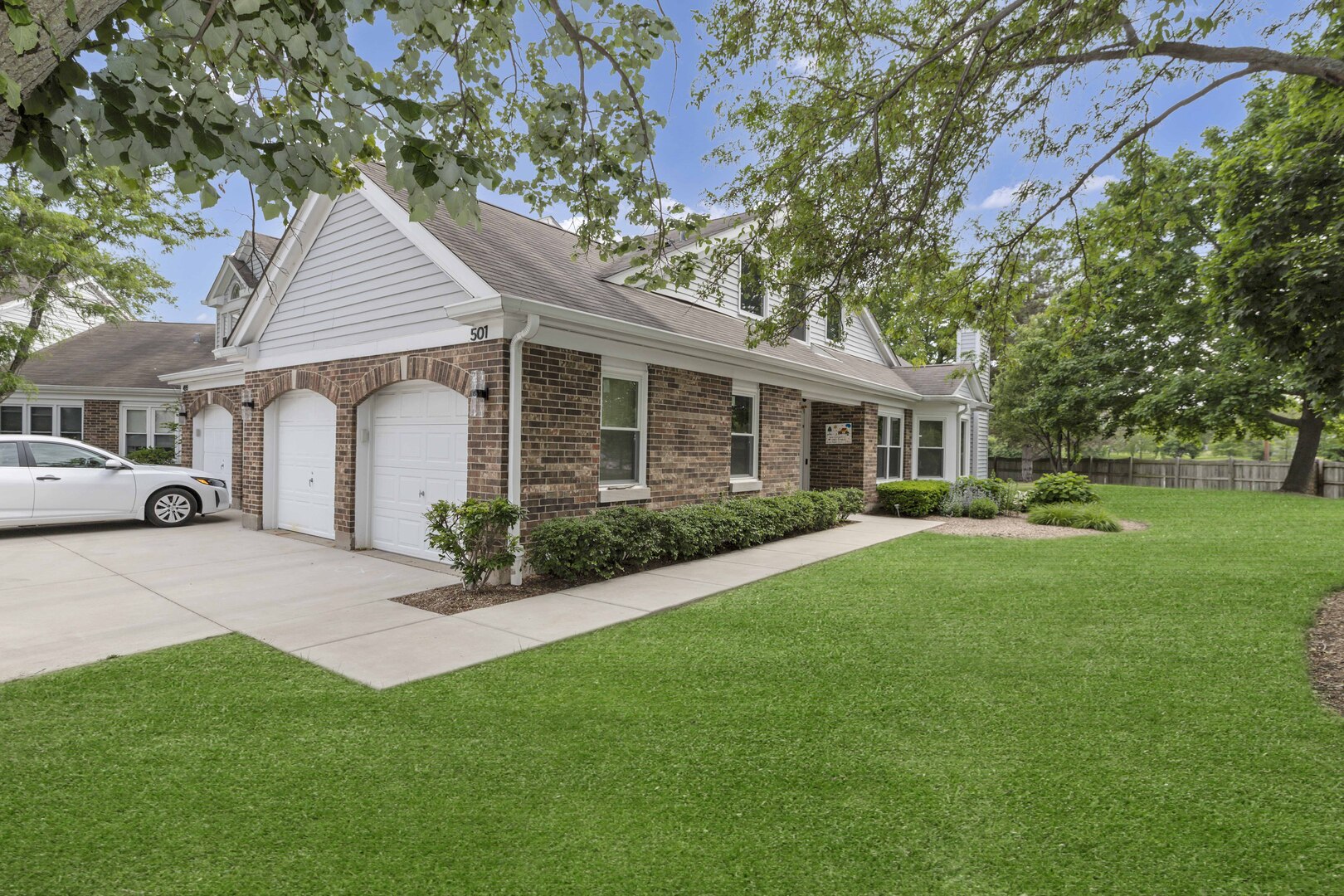 Homes for sale in Buffalo Grove, IL | 501 Banyan Tree Ln, Buffalo Grove, IL 60089 | MLS# 12664960
