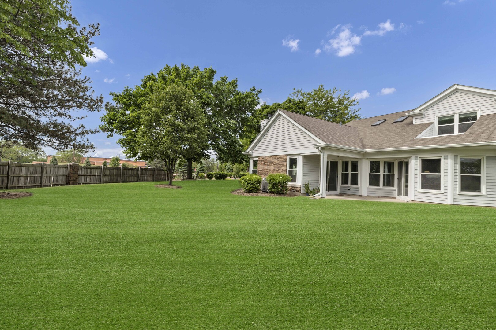 Homes for sale in Buffalo Grove, IL | 501 Banyan Tree Ln, Buffalo Grove, IL 60089 | MLS# 12664960