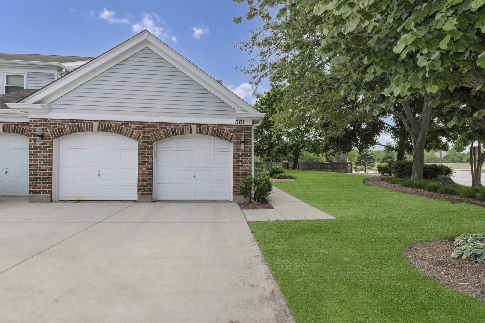 Homes for sale in Buffalo Grove, IL | 501 Banyan Tree Ln, Buffalo Grove, IL 60089 | MLS# 12664960