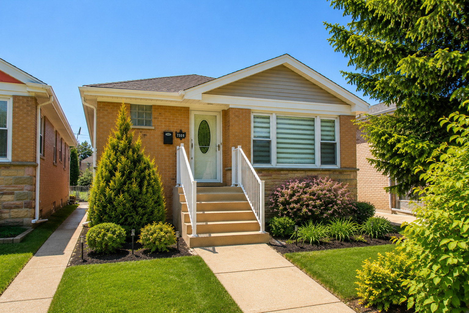 Homes for sale in Norridge, IL | 7309 W Pensacola Ave, Norridge, IL 60706 | MLS# 12664981