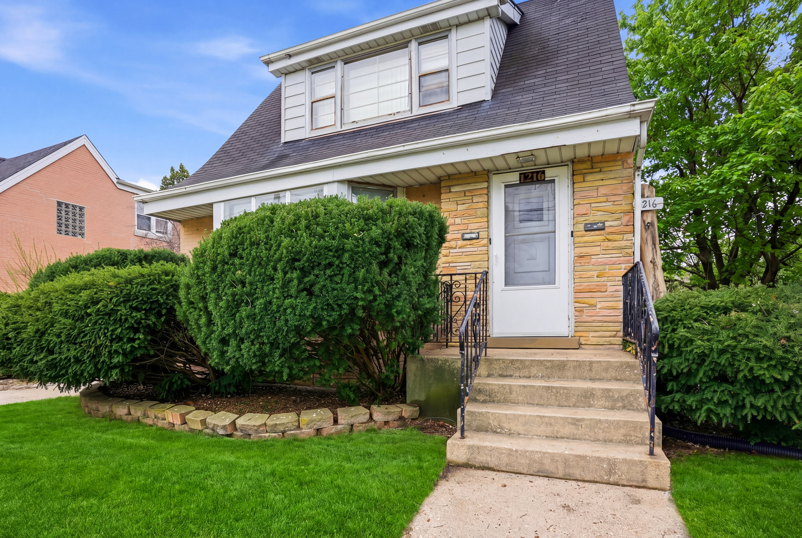 Homes for sale in Park Ridge, IL | 1216 N Northwest Hwy, Park Ridge, IL 60068 | MLS# 12665047