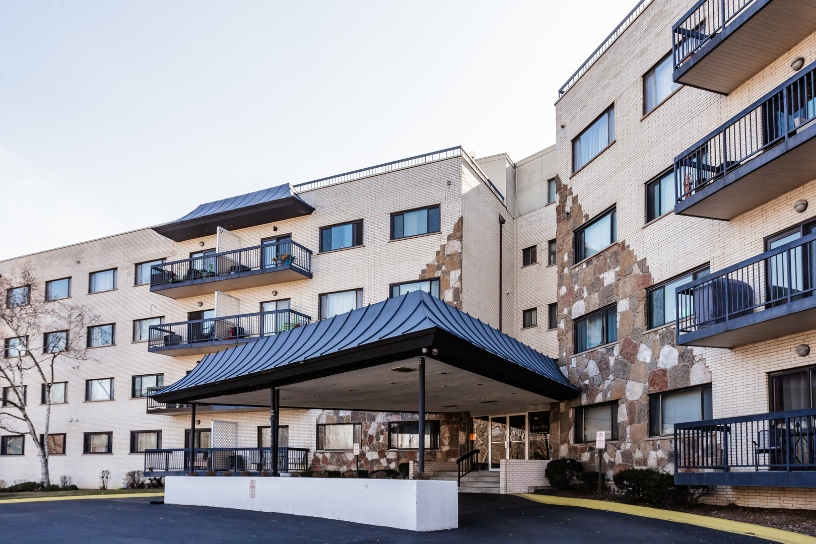 Homes for sale in Countryside, IL | 6700 S Brainard Ave #411, Countryside, IL 60525 | MLS# 12665056