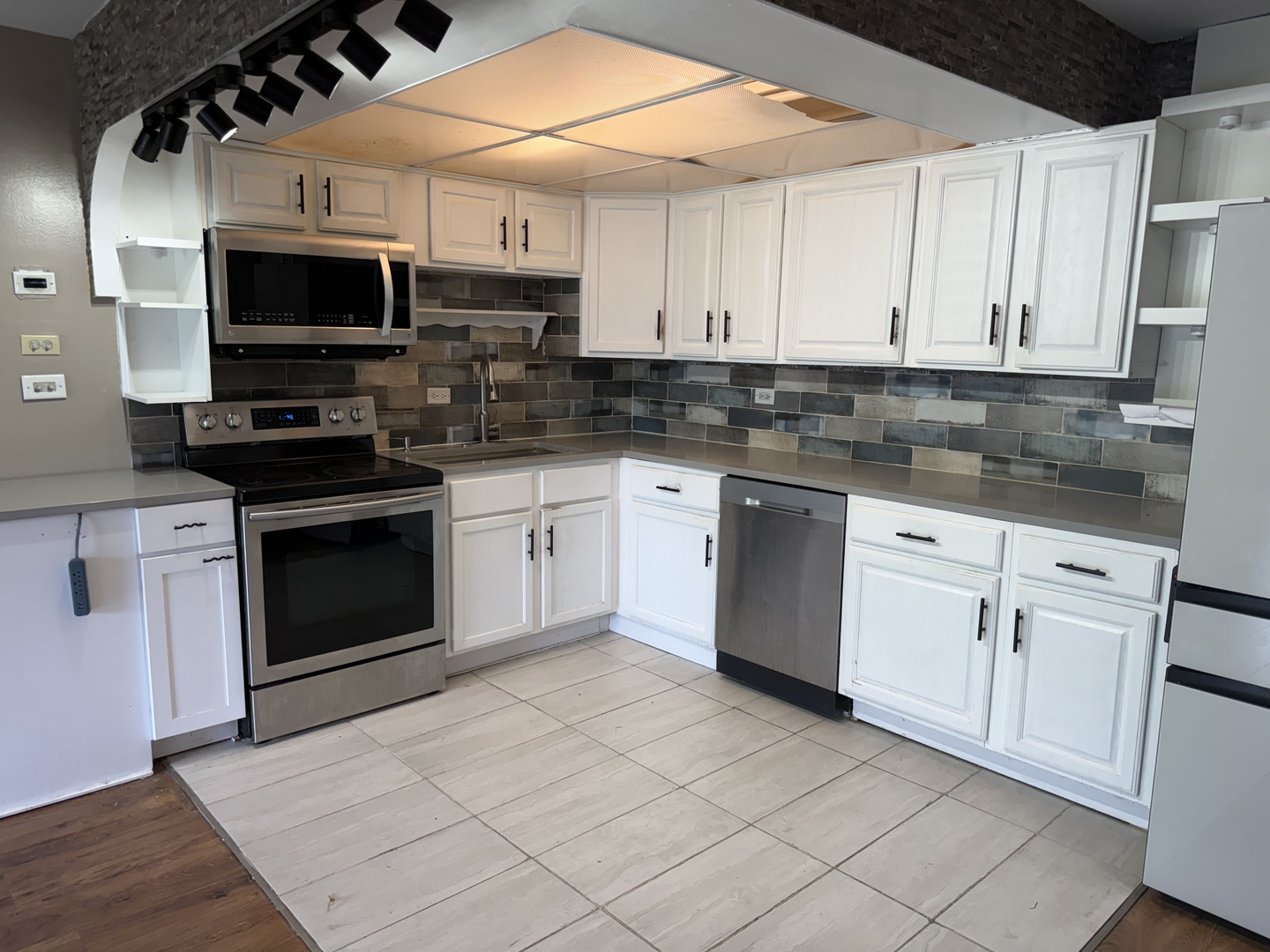 Homes for sale in Countryside, IL | 6700 S Brainard Ave #411, Countryside, IL 60525 | MLS# 12665056