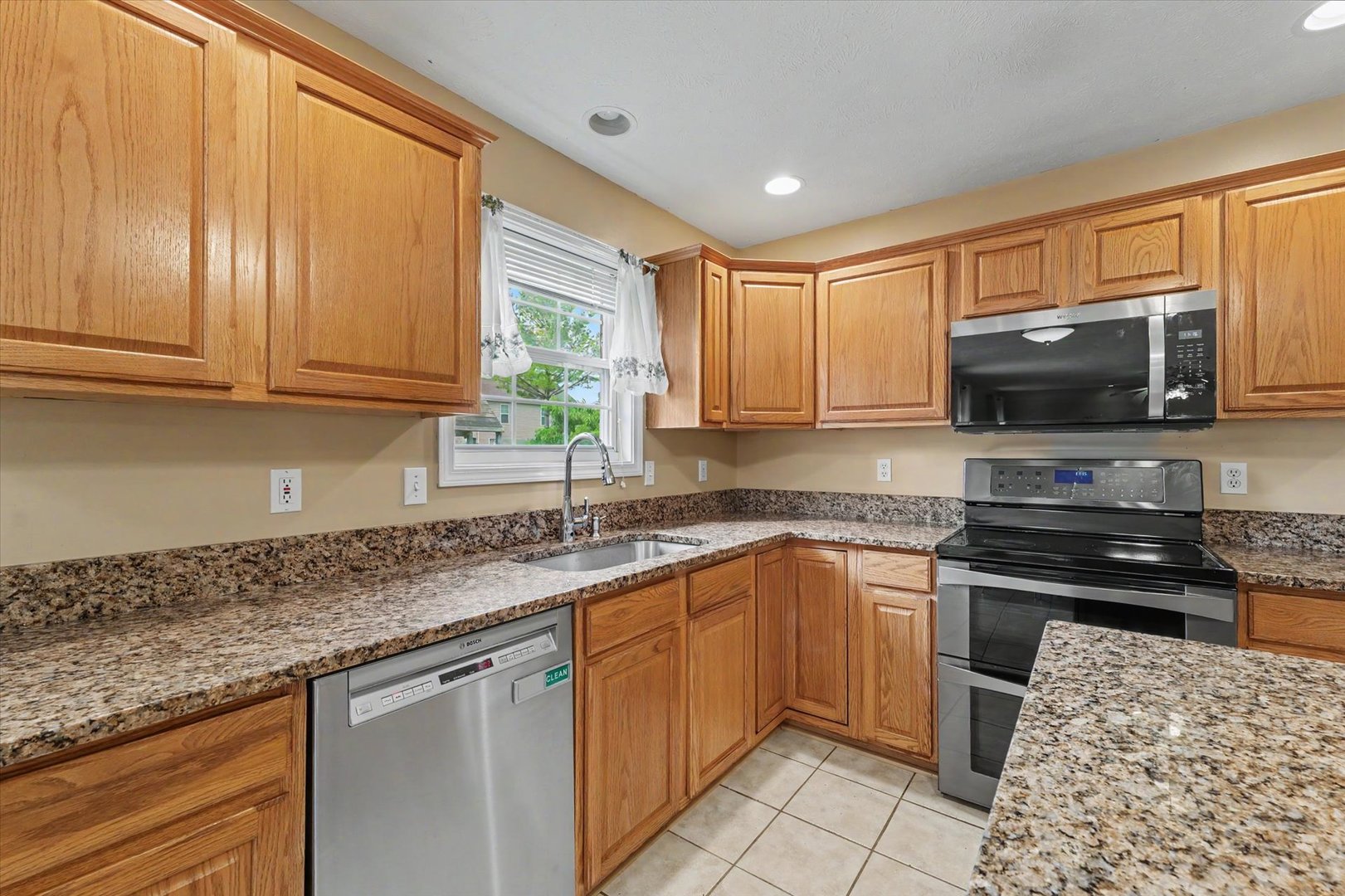 Homes for sale in Savoy, IL | 701 Buttercup Dr, Savoy, IL 61874 | MLS# 12665105