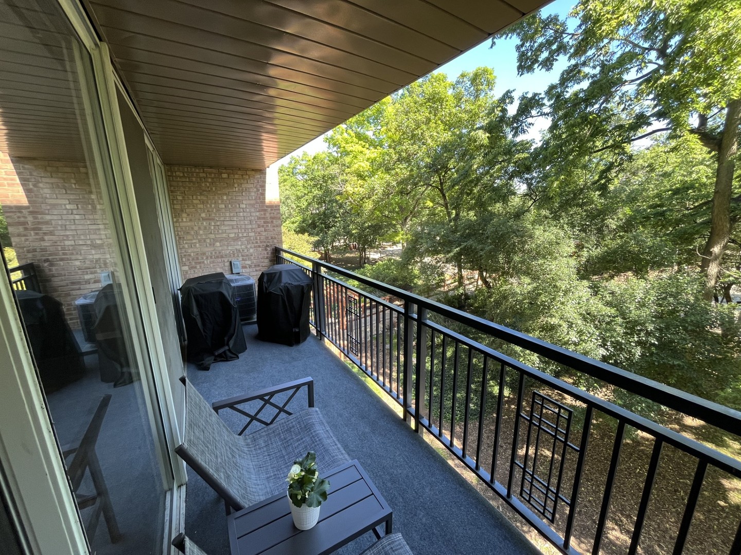 Homes for sale in Lisle, IL | 6010 Oakwood Dr #3J, Lisle, IL 60532 | MLS# 12665226