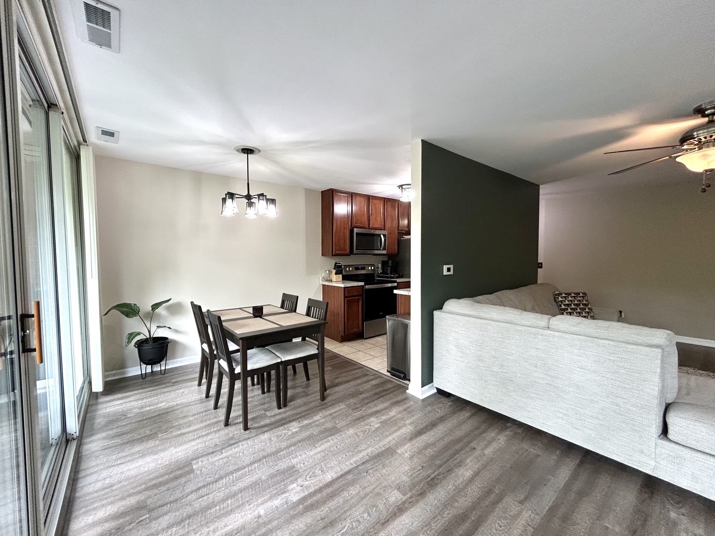 Homes for sale in Lisle, IL | 6010 Oakwood Dr #3J, Lisle, IL 60532 | MLS# 12665226