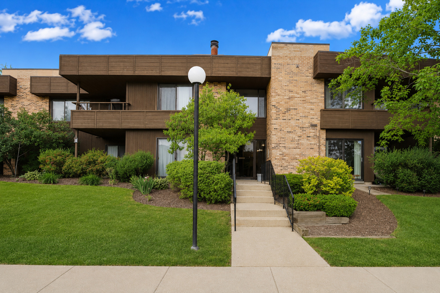 Homes for sale in Palatine, IL | 1365 N Sterling Ave #105B, Palatine, IL 60067 | MLS# 12665299