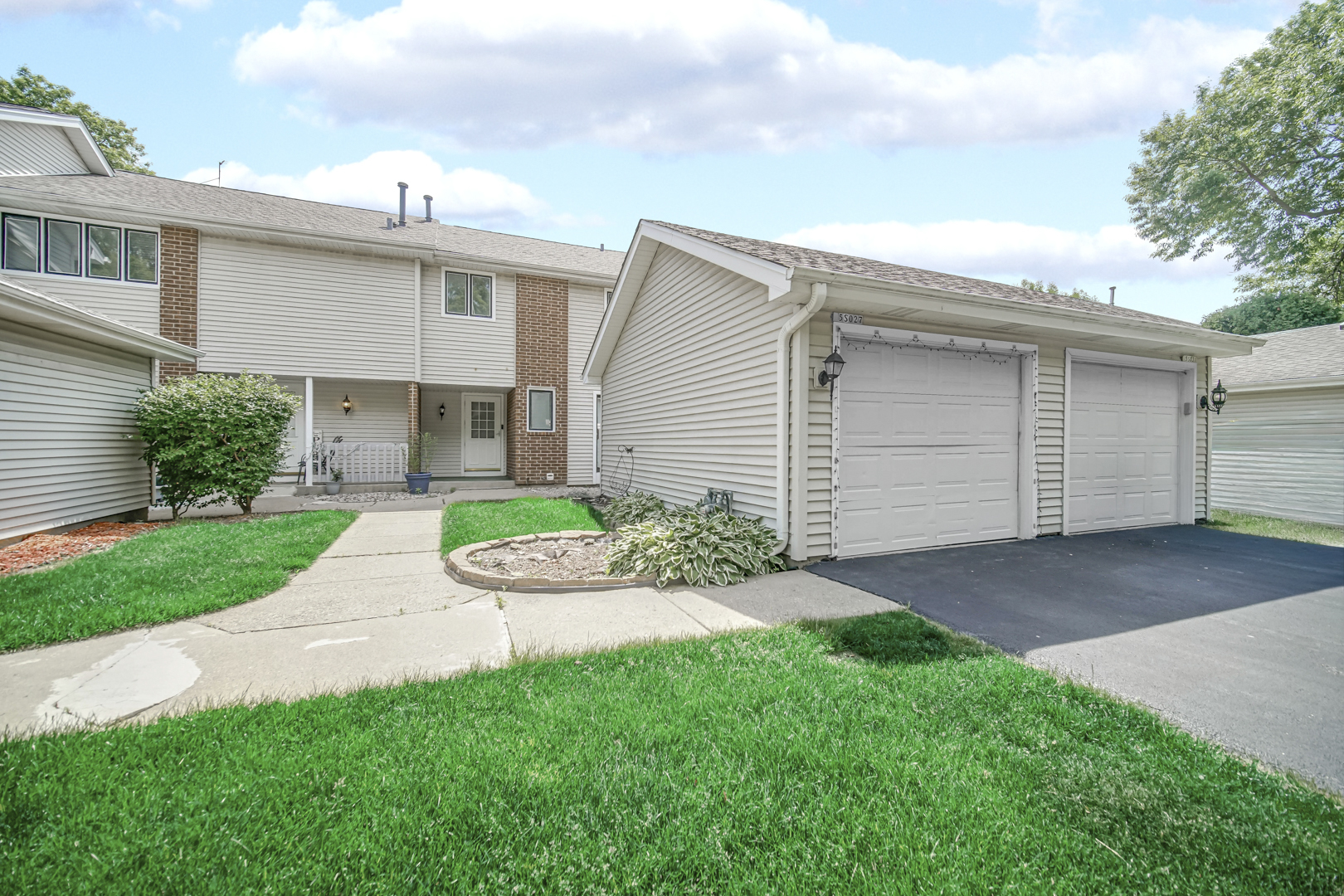 Homes for sale in Naperville, IL | 5s027 Pebble Beach Ct, Naperville, IL 60563 | MLS# 12665339