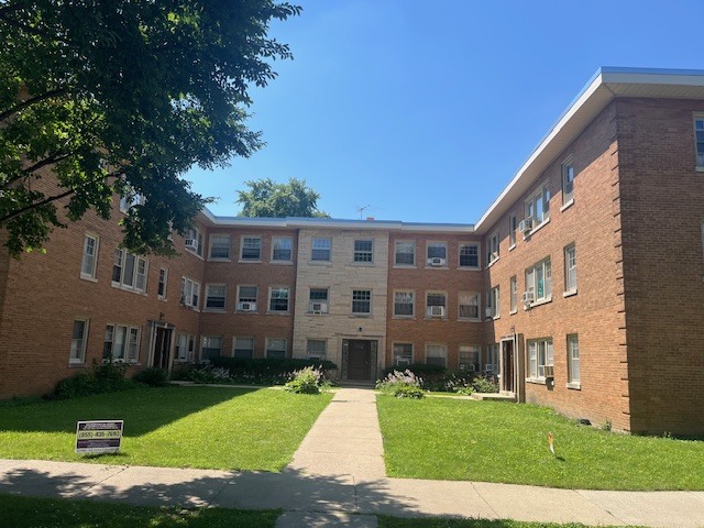 2nd image of 4825 Hull St #3E, Skokie, IL 60077 | MLS# 12665379