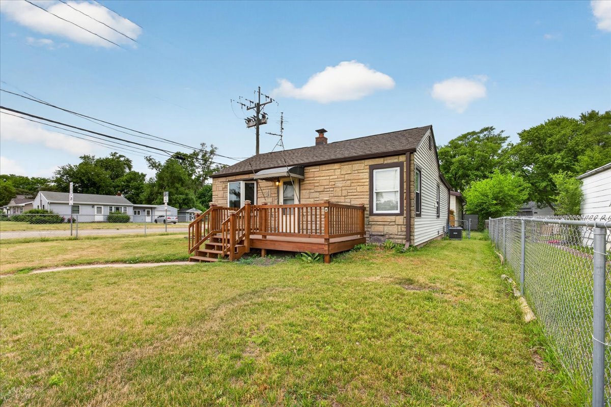 Homes for sale in Machesney Park, IL | 302 Harlem Rd, Machesney Park, IL 61115 | MLS# 12665462