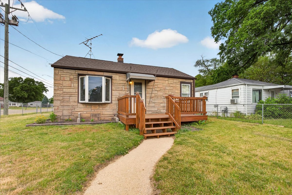 Homes for sale in Machesney Park, IL | 302 Harlem Rd, Machesney Park, IL 61115 | MLS# 12665462