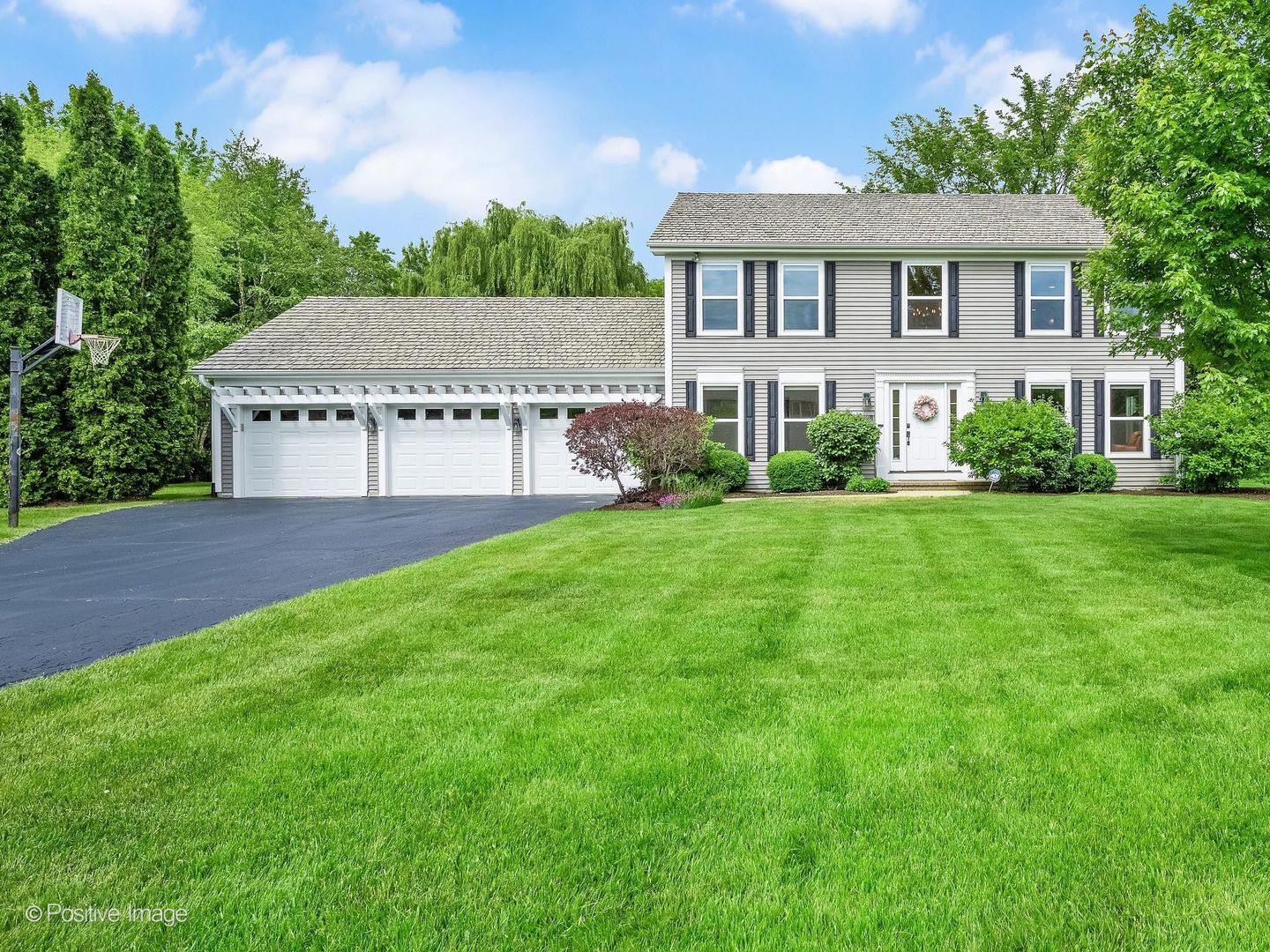 Homes for sale in Libertyville, IL | 1681 Wilton Ct, Libertyville, IL 60048 | MLS# 12665477
