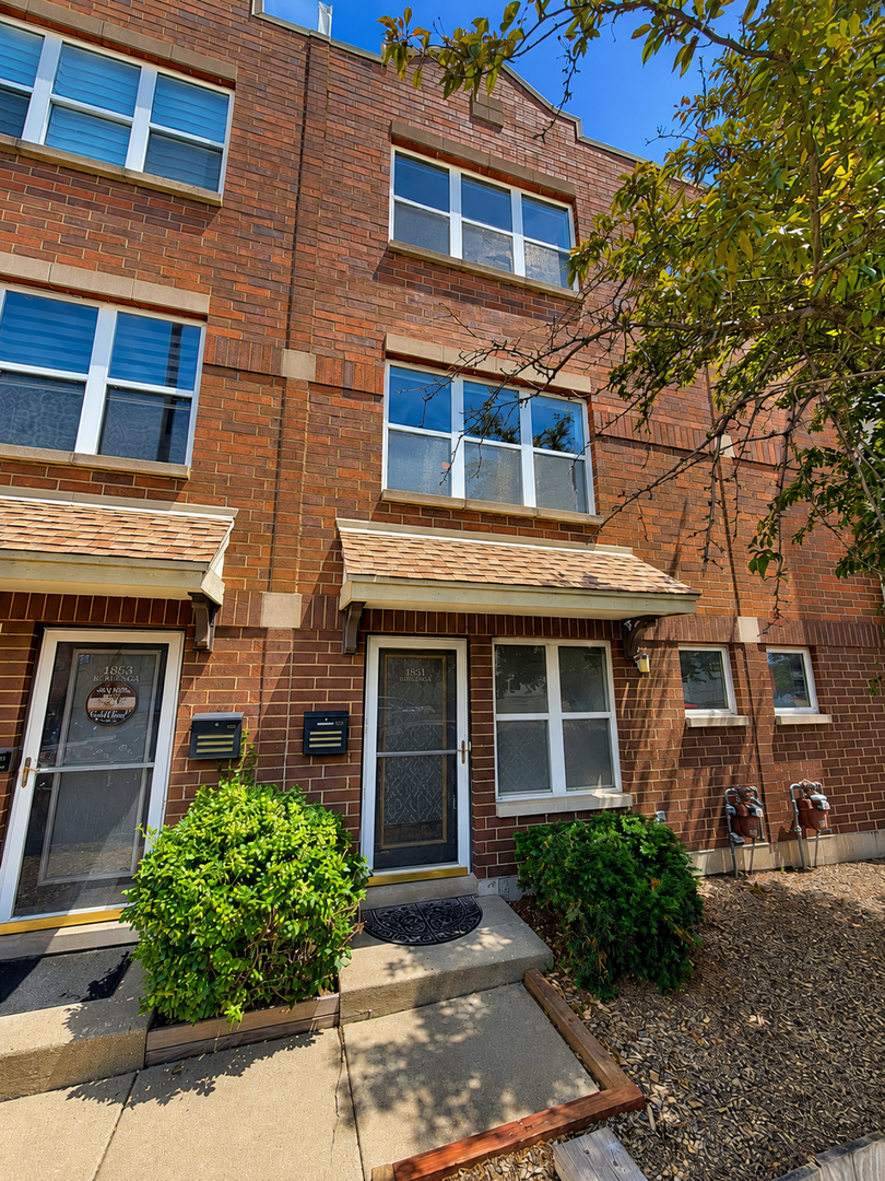 Homes for sale in Chicago, IL | 4851 N Pulaski Rd, Chicago, IL 60630 | MLS# 12665497